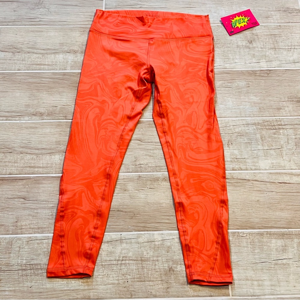 FLEO Women’s Apex Leggings NWOT Retails $78 Medium